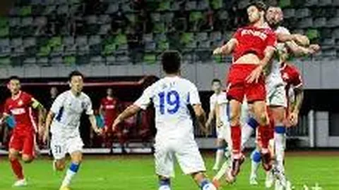 “王濛14年国家队生涯落幕，现焕新生活再绽放风采”